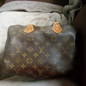 Louis Vuitton Speedy